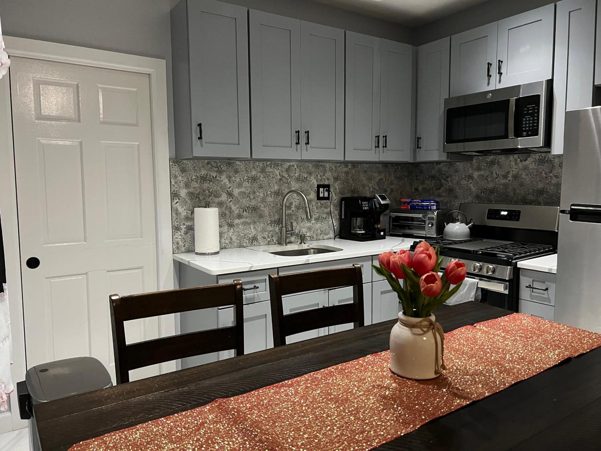 3 Bedrooms In 2Nd Floor Modern Brooklyn Home, Close To J Train New York Eksteriør billede